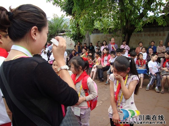 合众爱心助学宜宾石坝小学(图2) 合众爱心助学宜宾石坝小学(图2)
