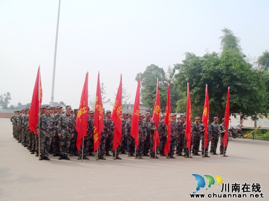 兆雅镇:民兵整顿点验 秀出英武风采(图1) 兆雅镇:民兵整顿点验 秀出英武风采(图1)