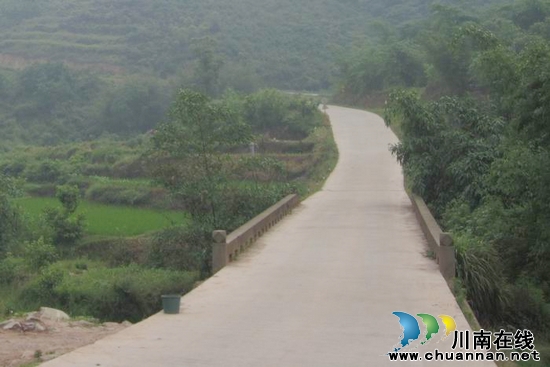 牛滩镇：开展道路安全检查(图1)