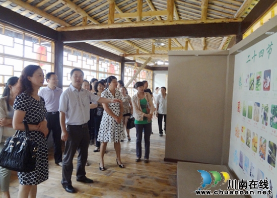 华阳街道:泸州市首个农耕文化展示长廊揭牌(图1) 华阳街道:泸州市首个农耕文化展示长廊揭牌(图1)
