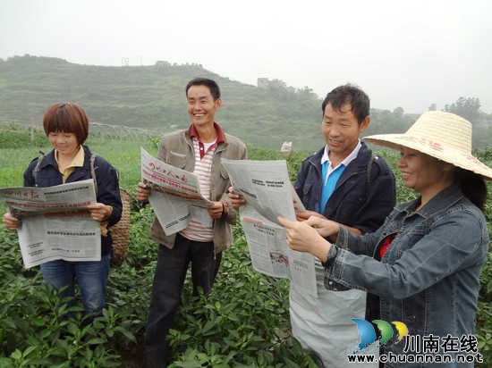 华阳街道：党代会精神&nbsp;传到田间地头(图1)