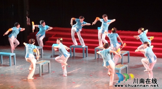 泸州举办第二届民办学校和“9+3”学校学生艺术节(图3) 泸州举办第二届民办学校和“9+3”学校学生艺术节(图3)