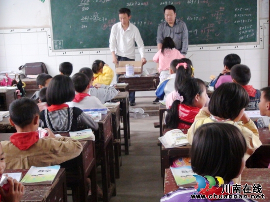 马岭镇中心校:国家实施营养餐 学生健康有保障(图3) 马岭镇中心校:国家实施营养餐 学生健康有保障(图3)