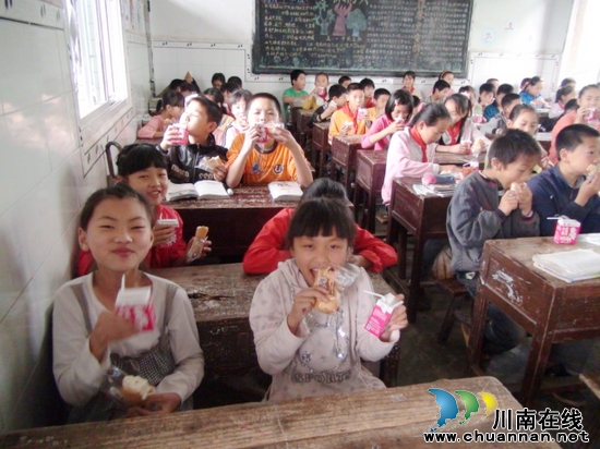 马岭镇中心校:国家实施营养餐&nbsp;学生健康有保障