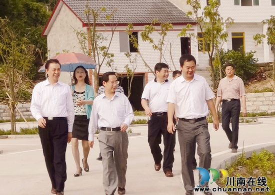 贵州凯里市人大参观泸州华阳街道新农村建设(图1) 贵州凯里市人大参观泸州华阳街道新农村建设(图1)