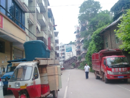 宜宾屏山移民进入大规模搬迁阶段(图2) 宜宾屏山移民进入大规模搬迁阶段(图2)