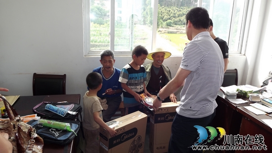 与爱同行&nbsp;团县委“圆梦行动”走进天兴镇
