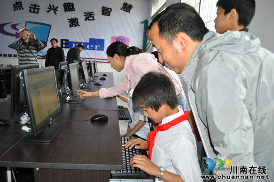 上马镇：京都大爱再续山区助学情
