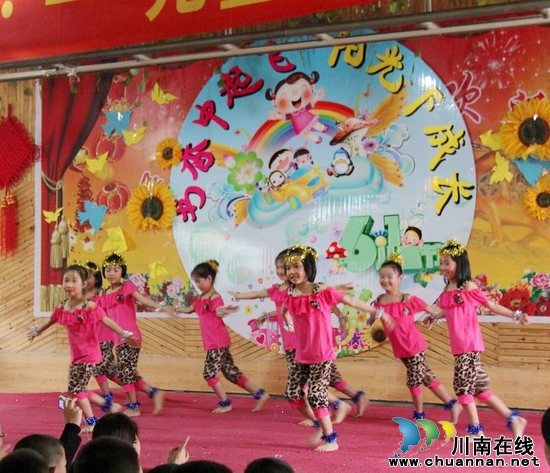 牛滩镇:关爱留守儿童在行动(图2) 牛滩镇:关爱留守儿童在行动(图2)