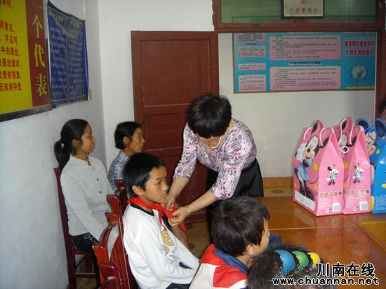 大桥镇：“代理妈妈”&nbsp;让6.1很温暖