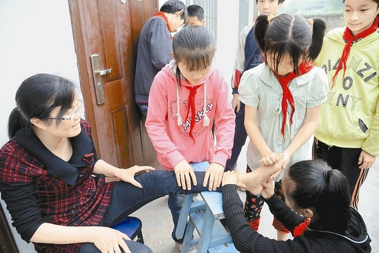 宜宾市:一间特殊的教室(图3) 宜宾市:一间特殊的教室(图3)