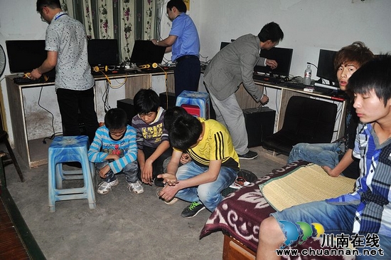 水尾镇：重拳出击&nbsp;集中清查“黑网吧”(图2)