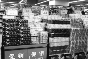 自贡:低碳生活呼唤手帕回归(图1) 自贡:低碳生活呼唤手帕回归(图1)