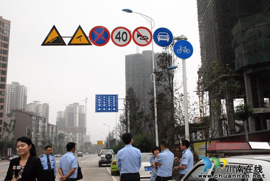 泸州公安交警现身说法 积极回应市民热议(图3) 泸州公安交警现身说法 积极回应市民热议(图3)
