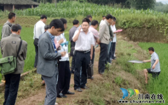 打古镇：“坝坝会”学习贯彻省十次党代会精神
