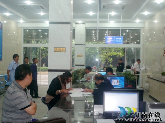 佛荫镇：便民服务中心升级改造后正式运行