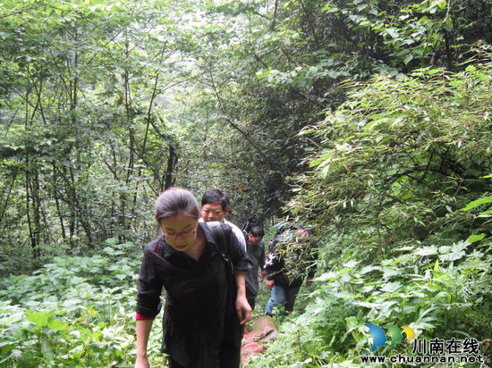 中央电视台记者重走盐马古道(图2) 中央电视台记者重走盐马古道(图2)