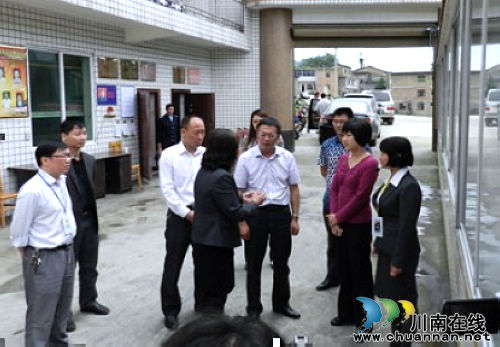 泸州市教育局到叙永摩尼镇检查指导学校工作(图1)