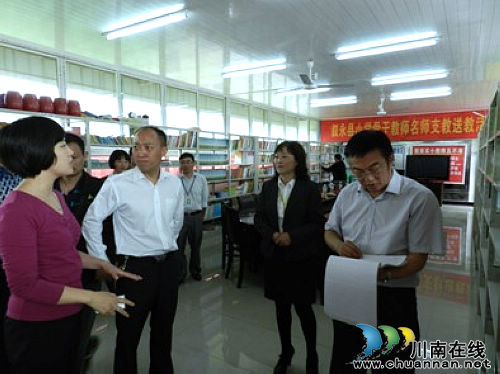 泸州市教育局到叙永摩尼镇检查指导学校工作(图2)
