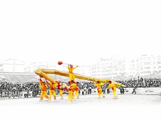 内江“双凤龙”可叫板“铜梁火龙”(图2) 内江“双凤龙”可叫板“铜梁火龙”(图2)