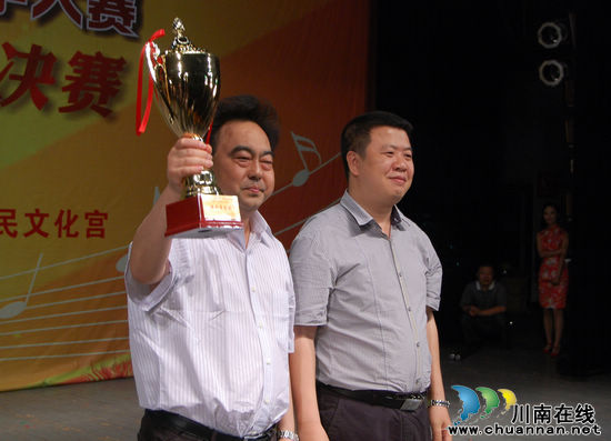 泸州市首届职工电视歌手大赛精彩谢幕(图7) 泸州市首届职工电视歌手大赛精彩谢幕(图7)