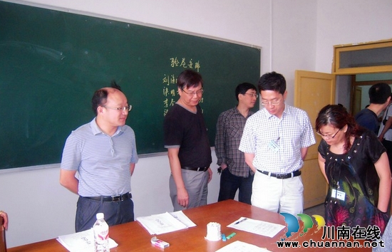 泸州市中考巡视组到九支中学考点巡视