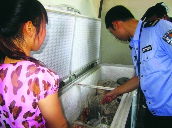 宜宾警方捣毁7个制贩病死猪肉窝点 现场恶臭(图1) 宜宾警方捣毁7个制贩病死猪肉窝点 现场恶臭(图1)