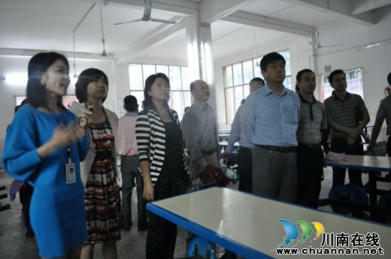 泸州市人大到纳溪检查《食品安全法》贯彻执行情况(图1) 泸州市人大到纳溪检查《食品安全法》贯彻执行情况(图1)
