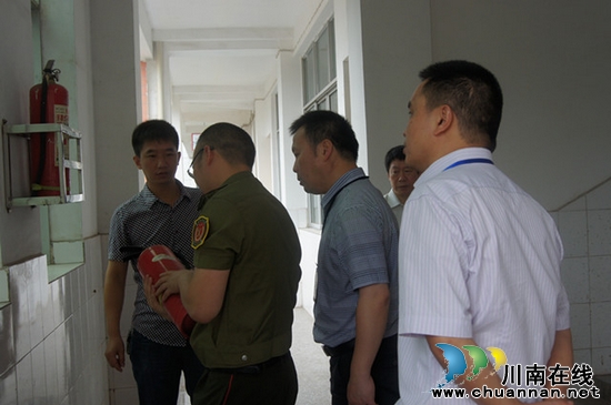 太伏镇&nbsp;：安全检查进企业、进学校(图4)