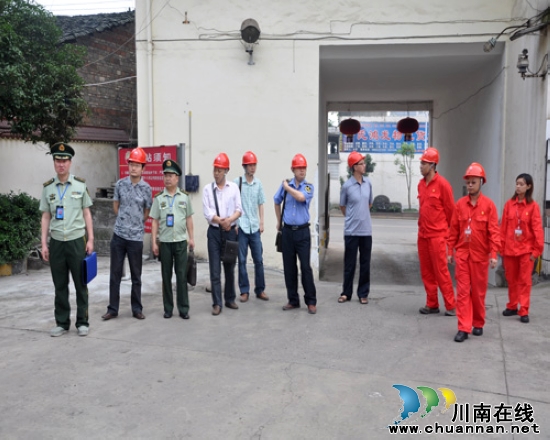 合江县多部门联合检查易燃易爆场所消防安全工作(图1)