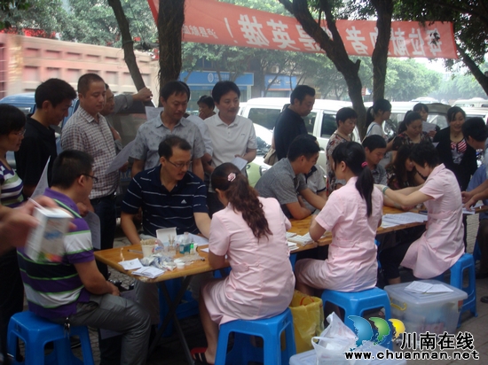 兆雅镇:义务献血热情高(图1) 兆雅镇:义务献血热情高(图1)