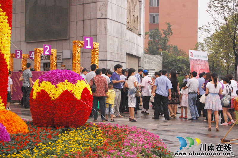泸县·龙文化宣传活动周:萧亚轩劲歌热舞引爆全场(图2)