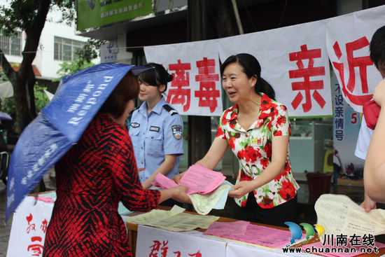 潮河镇：禁毒宣传拨新弦(图2)