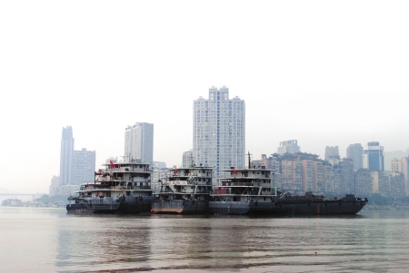 泸州:第二次洪峰5日前后过境 大小船舶全部停航(图2) 泸州:第二次洪峰5日前后过境 大小船舶全部停航(图2)