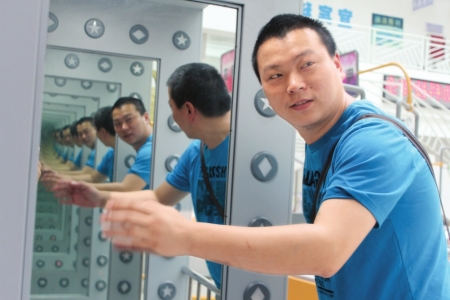 中国流动科技馆宜宾站展览启动 市民可免费参观(图3) 中国流动科技馆宜宾站展览启动 市民可免费参观(图3)
