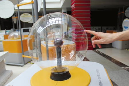 中国流动科技馆宜宾站展览启动 市民可免费参观(图2) 中国流动科技馆宜宾站展览启动 市民可免费参观(图2)