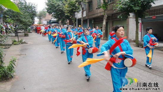 民族风情一条街破土动工 泸州合江西线旅游扬帆起航(图2) 民族风情一条街破土动工 泸州合江西线旅游扬帆起航(图2)