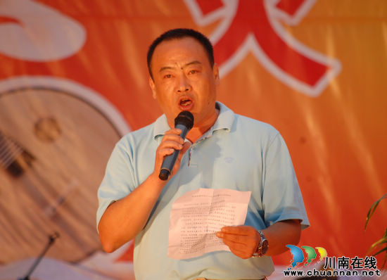 泸州:火把节点亮石坝彝乡"不夜天" 唱着红歌歌颂党(图4) 泸州:火把节点亮石坝彝乡"不夜天" 唱着红歌歌颂党(图4)