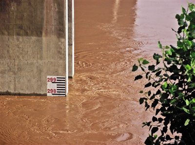 连日降雨&nbsp;内江市迎来今年首次洪峰(图1)