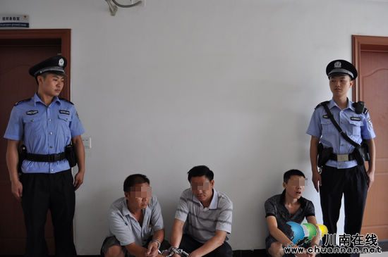 图叙永便衣警察现场抓扒手(图6)