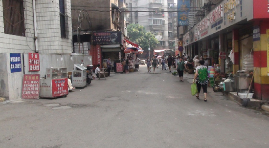 市区联手 集中整治见成效(图1) 市区联手 集中整治见成效(图1)