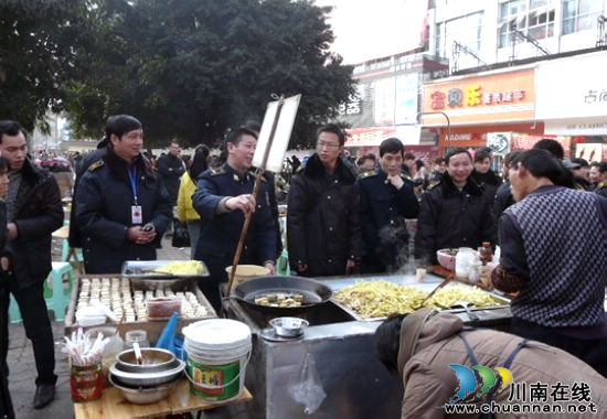 泸州市城管局加大执法力度&nbsp;强化节后市容管理(图1)