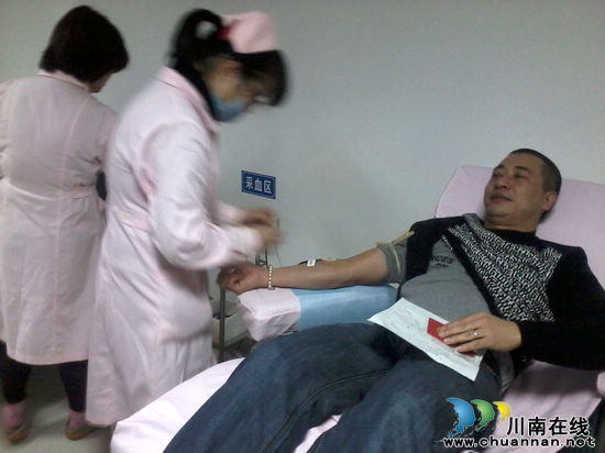 泸州市城管局环卫二所：关爱生命&nbsp;奉献爱心(图2)