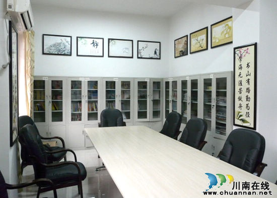 泸州市城管支队新图书阅览室开放(图1)