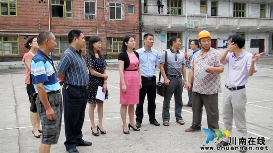 江阳区副区长王一米调研通滩镇学校发展建设工作(图2) 江阳区副区长王一米调研通滩镇学校发展建设工作(图2)