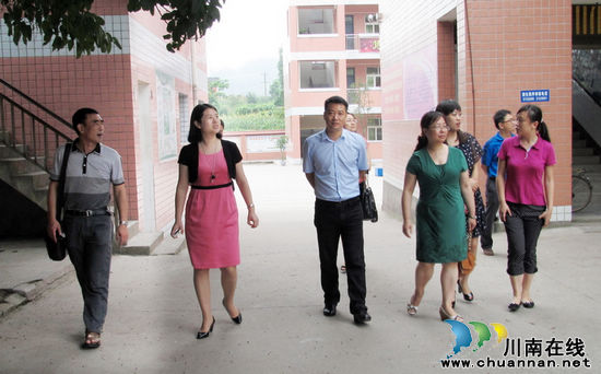 江阳区副区长王一米调研通滩镇学校发展建设工作(图3) 江阳区副区长王一米调研通滩镇学校发展建设工作(图3)
