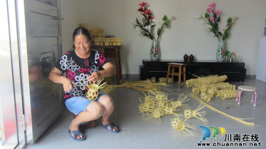 特兴镇:远离牌桌 农妇走上家庭手工业的致富路(图1) 特兴镇:远离牌桌 农妇走上家庭手工业的致富路(图1)