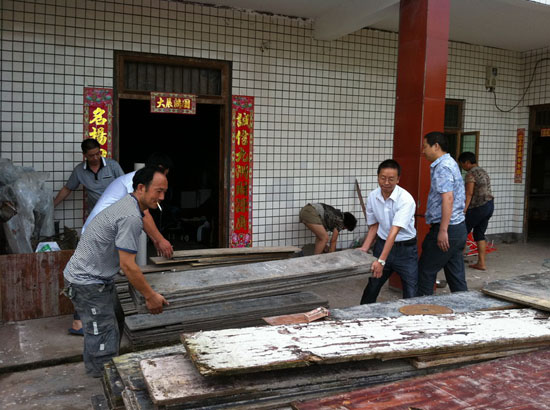 泰安镇开展城乡环境综合治理专项行动(图1)