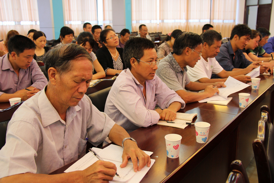毗卢镇：召开农村环境连片综合整治项目工作会(图3)