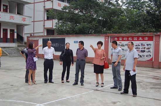 叙永县人大调研全县《义务教育法》贯彻实施情况(图1) 叙永县人大调研全县《义务教育法》贯彻实施情况(图1)